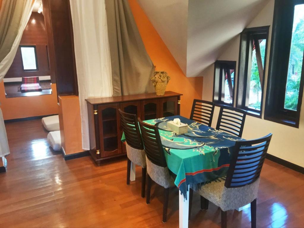 Villa Chaya Khao Lak Exteriör bild