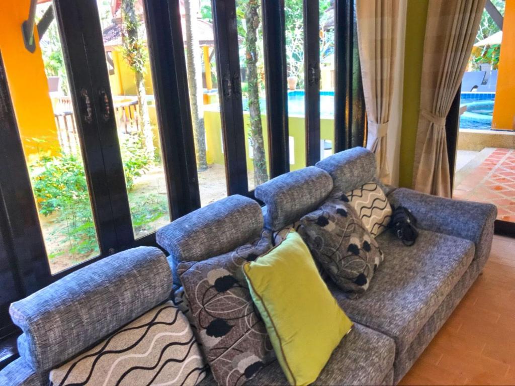 Villa Chaya Khao Lak Exteriör bild