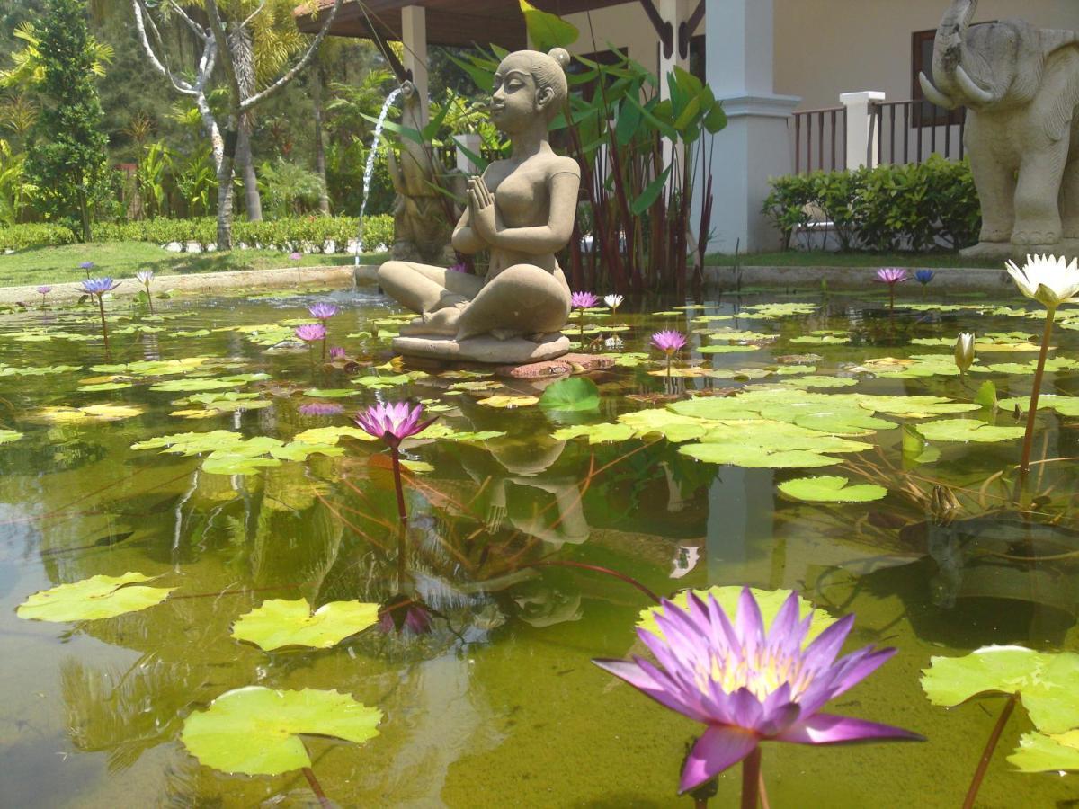 Villa Chaya Khao Lak Exteriör bild