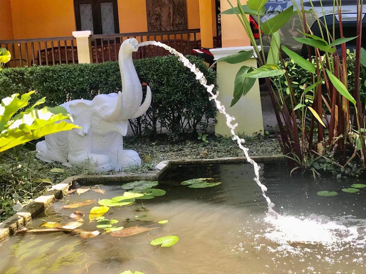 Villa Chaya Khao Lak Exteriör bild