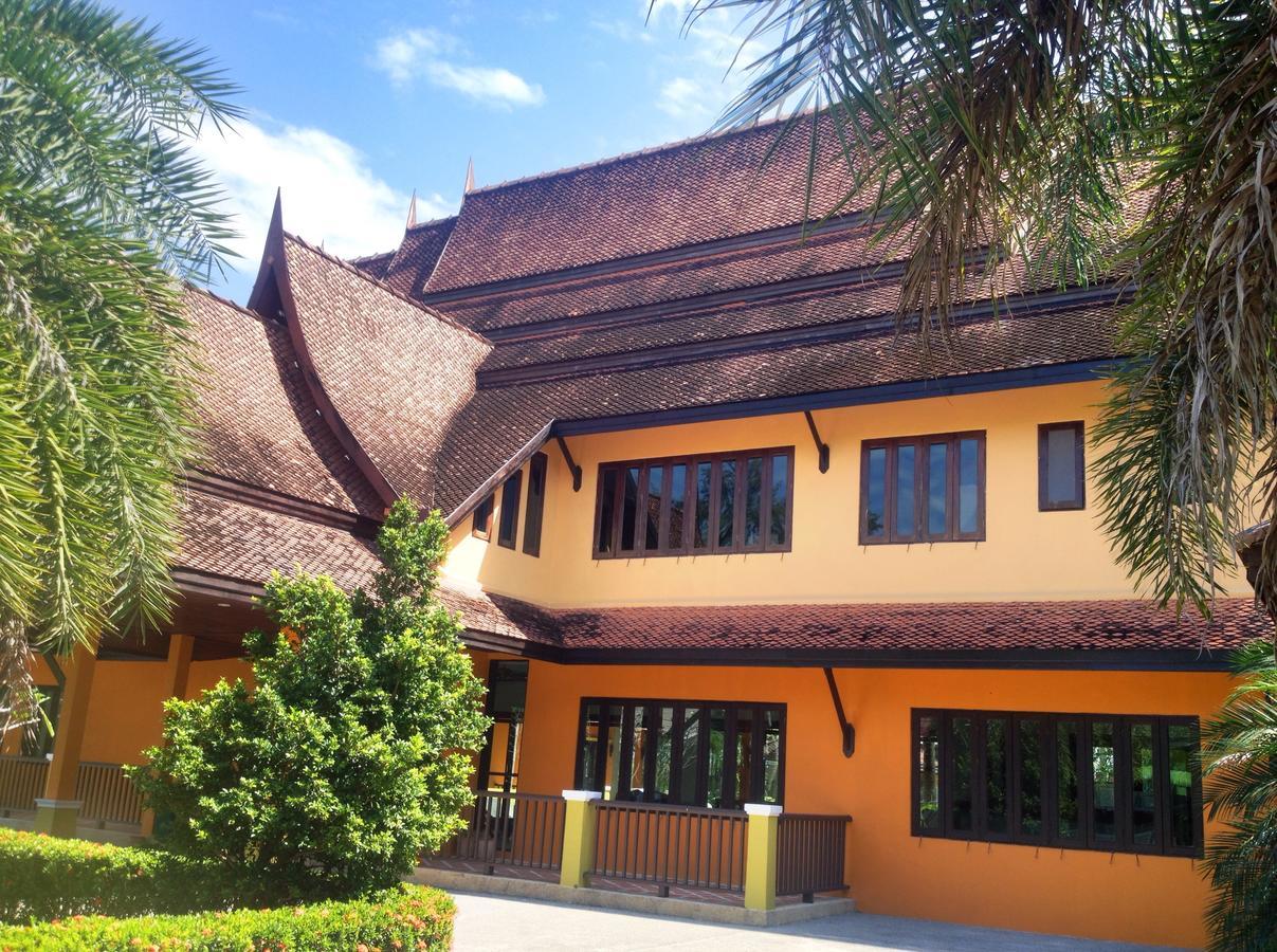 Villa Chaya Khao Lak Exteriör bild
