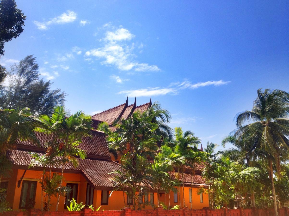 Villa Chaya Khao Lak Exteriör bild