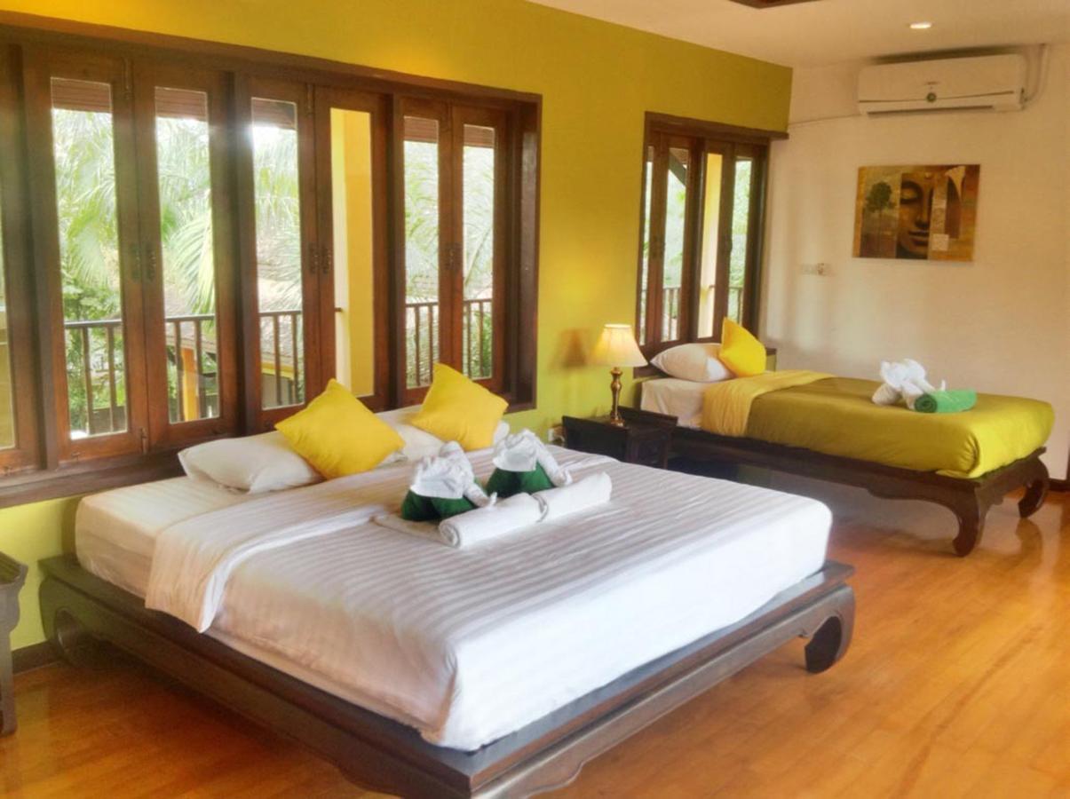 Villa Chaya Khao Lak Exteriör bild