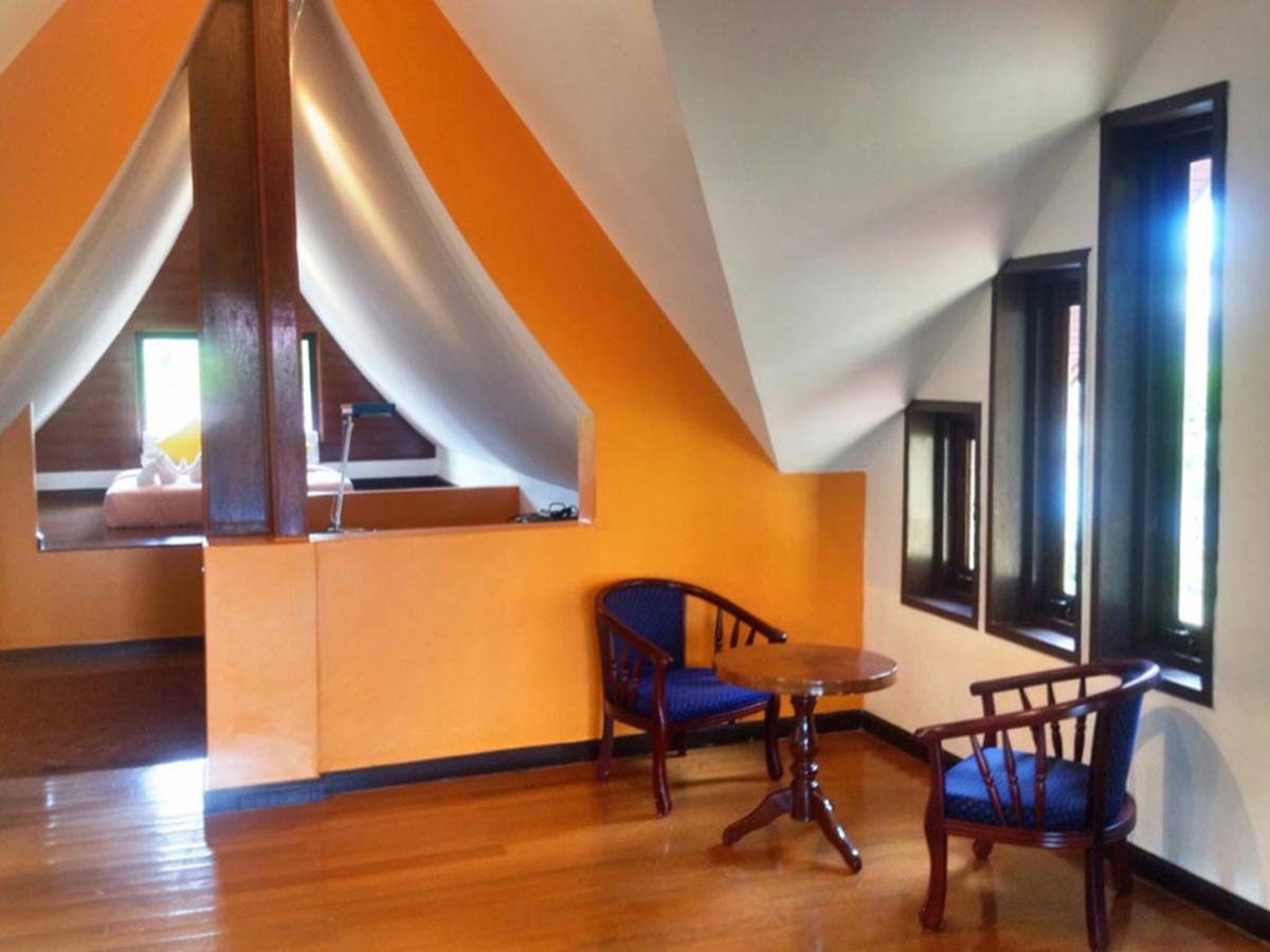 Villa Chaya Khao Lak Exteriör bild