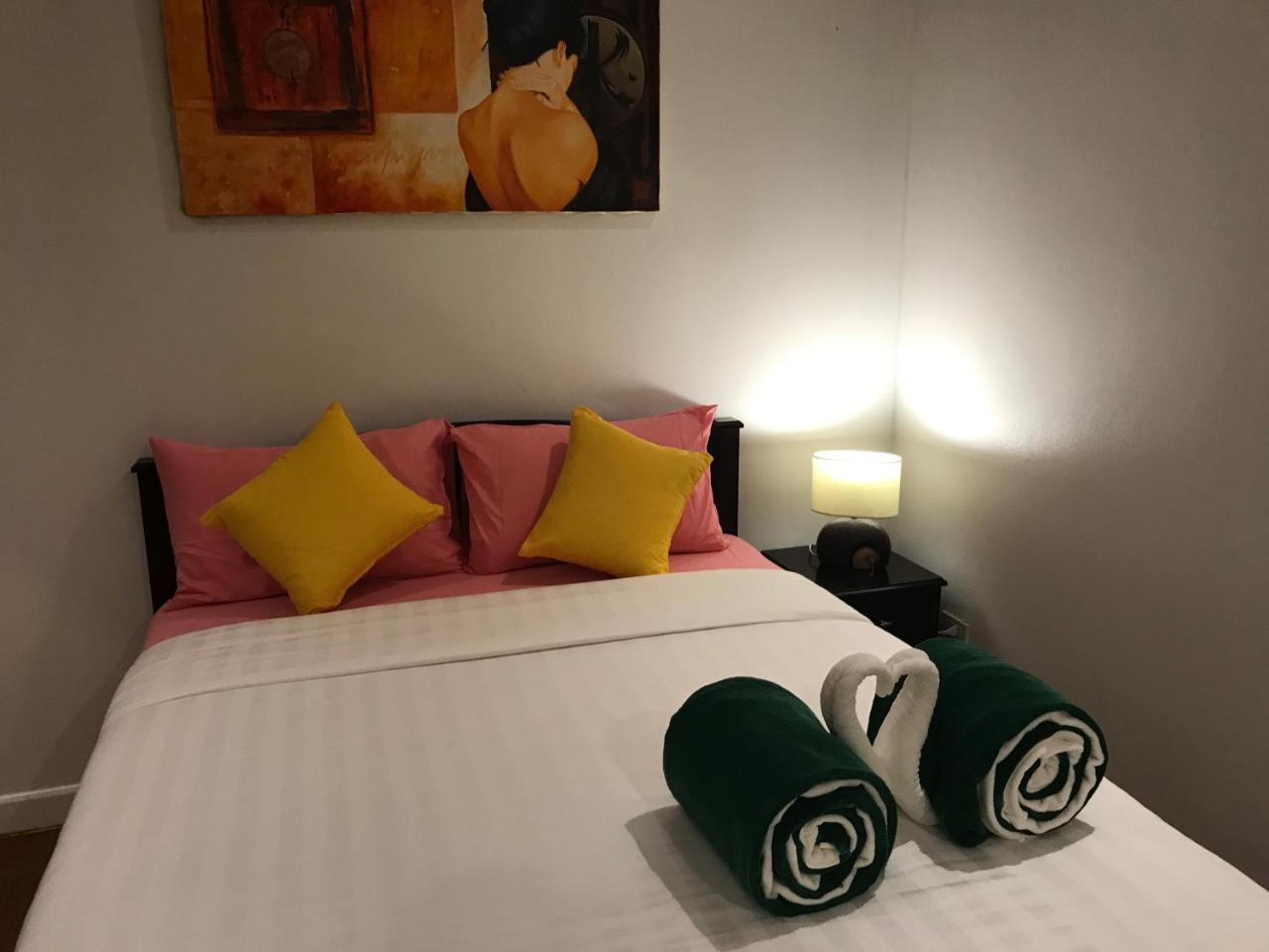 Villa Chaya Khao Lak Exteriör bild