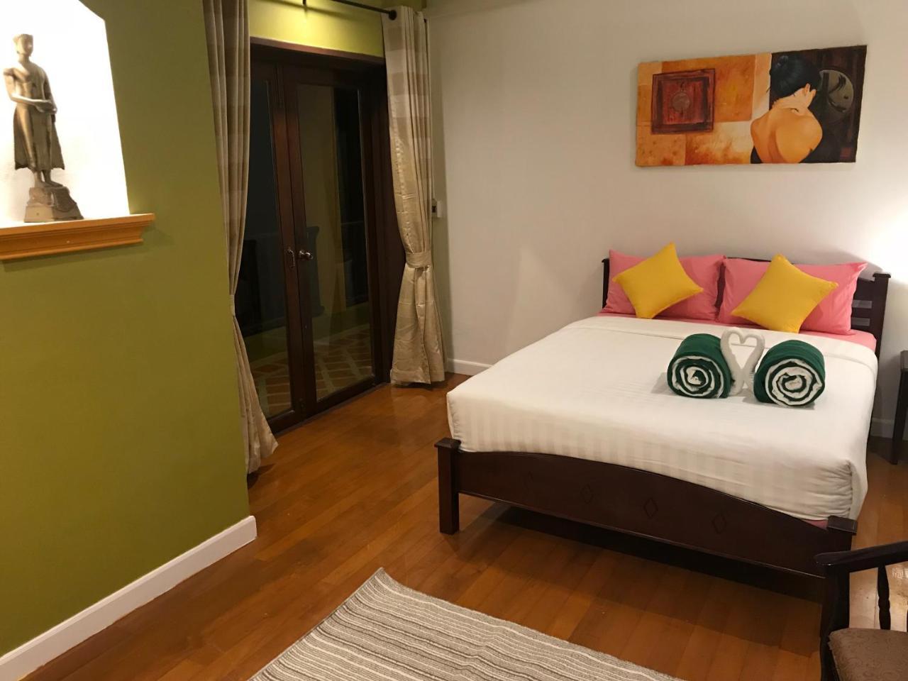 Villa Chaya Khao Lak Exteriör bild